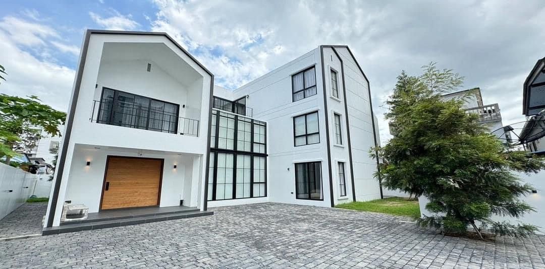 Luxury House Near Wongvian Yai